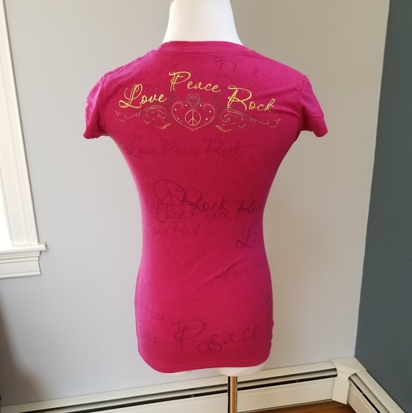 🆑️CLEARANCE! Rock Magenta Tee Shirt - Picture 4 of 9
